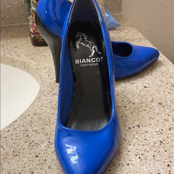 Pumps - Picture 2 of 4